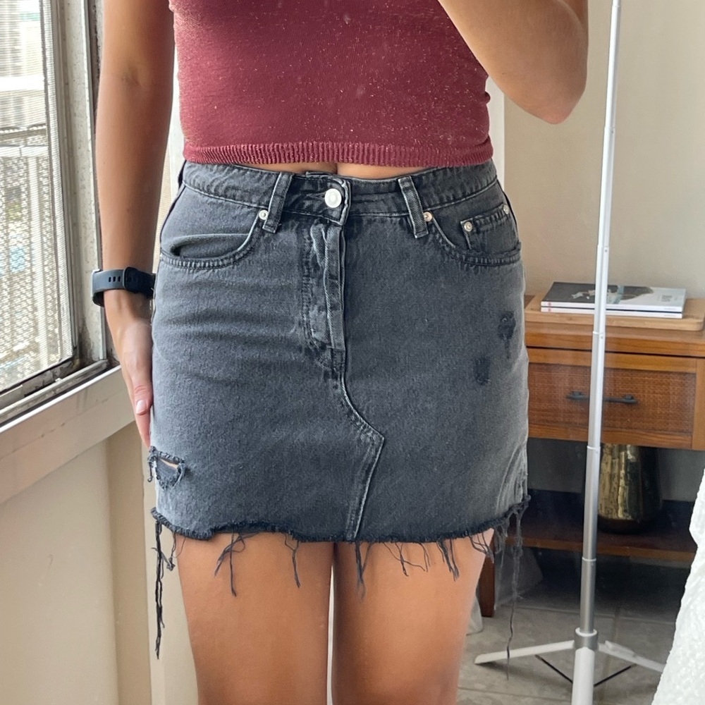 Edgy Frayed Hem Mini Skirt